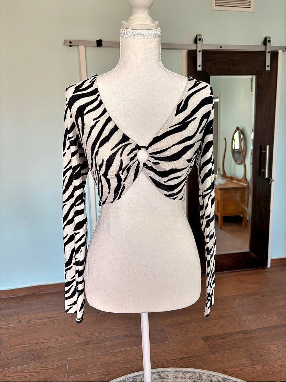 American Apparel Zebra Print Long Sleeve Crop Top Size Small Like New